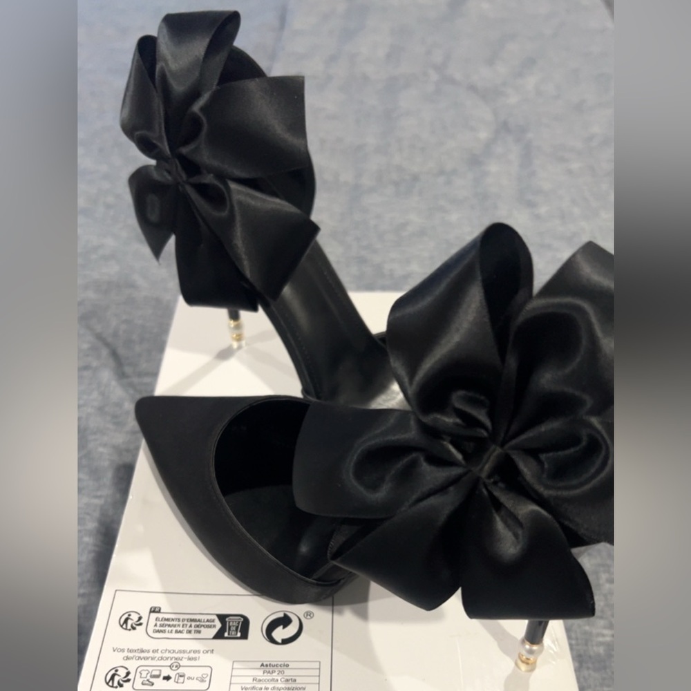 BRAND NEW BLACK PUMPS SZ  9.5